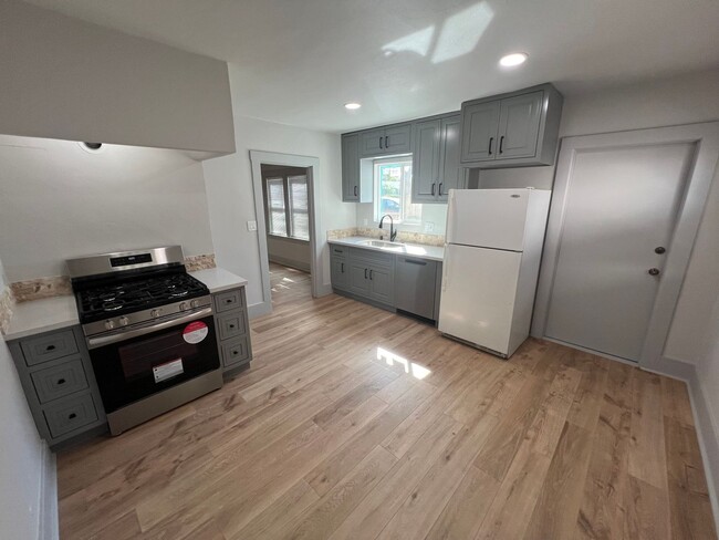 Building Photo - 2356 Gabriel Avenue