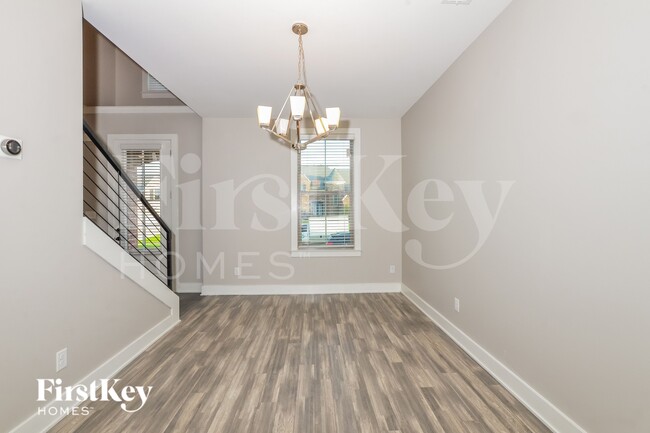 Foto del edificio - 6362 Garrison Ln