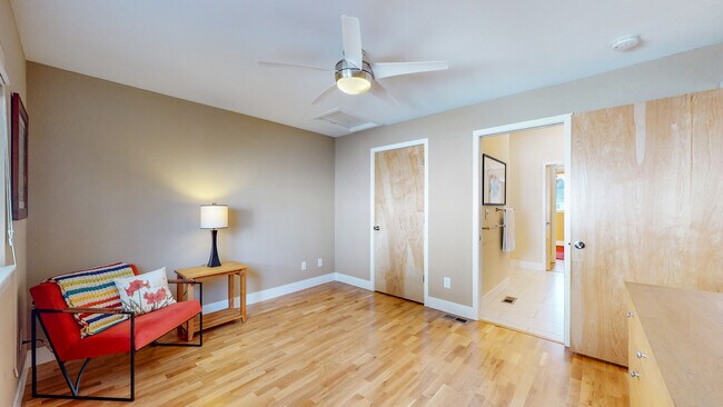Building Photo - 2809 W 52nd Ave