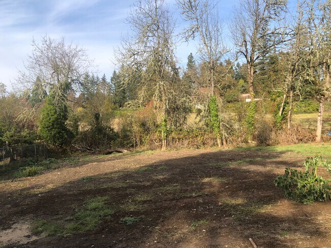 Foto del edificio - Cute 2 bedroom 1 bathroom farm house!