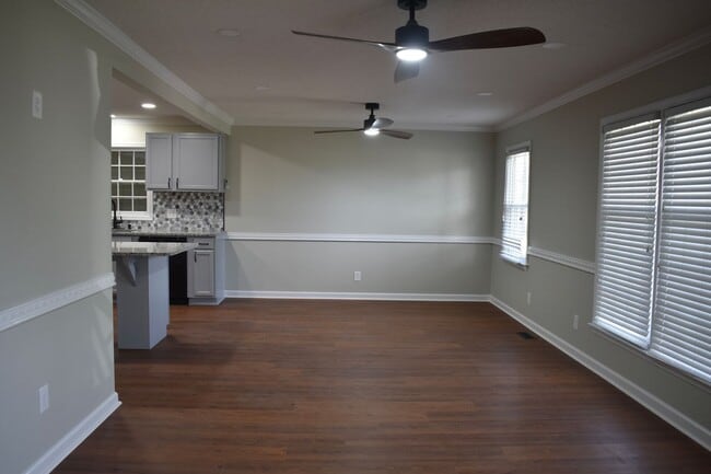 Foto del edificio - Newly renovated home located in Dunn!