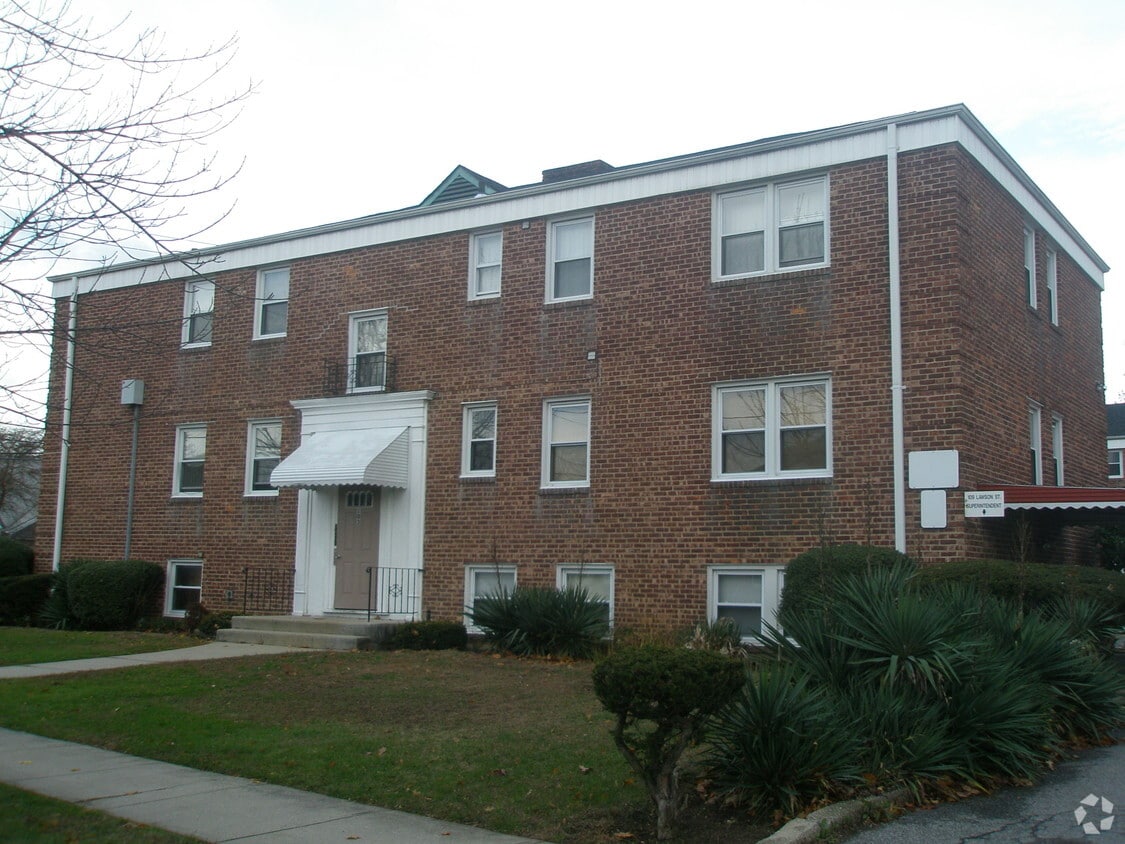 Primary Photo - 109 Lawson St