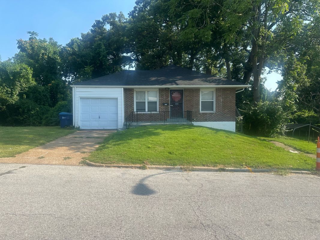 Foto principal - 6737 Kenwood Dr