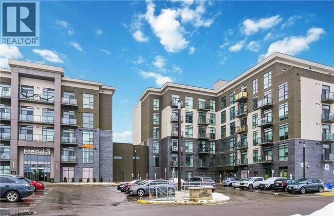 Building Photo - 470 Dundas St E