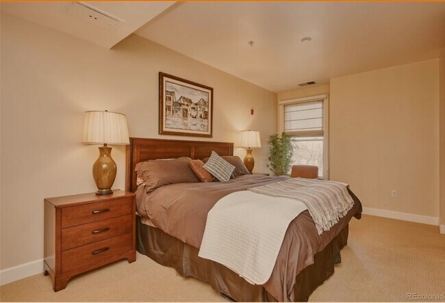Foto del edificio - 1630 N Clarkson St