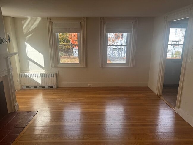 Building Photo - 5 Curve St