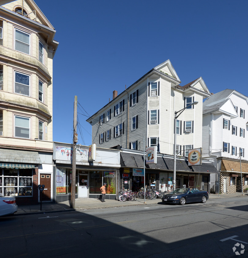 Building Photo - 1273-1279 Acushnet Ave