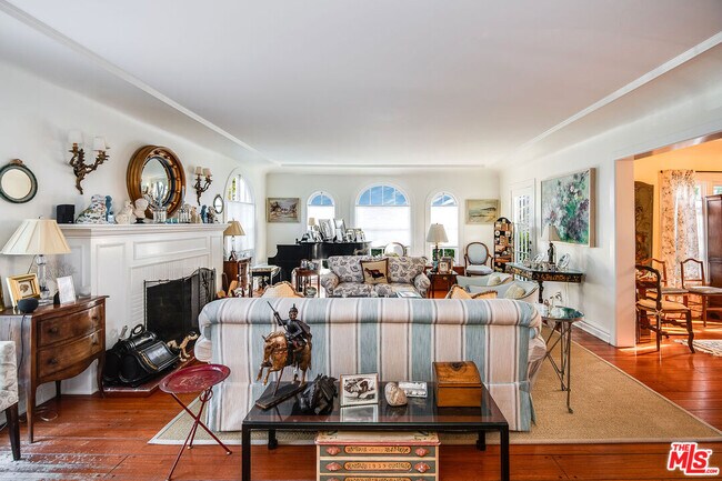 Foto del edificio - 555 Wilcox Ave