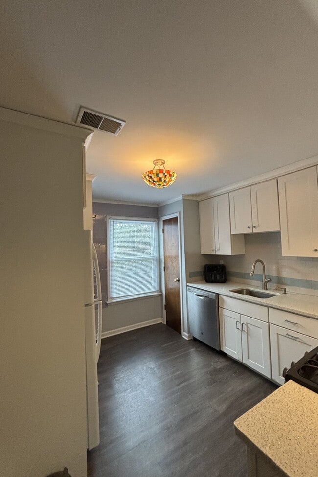 Building Photo - 86 Washington St