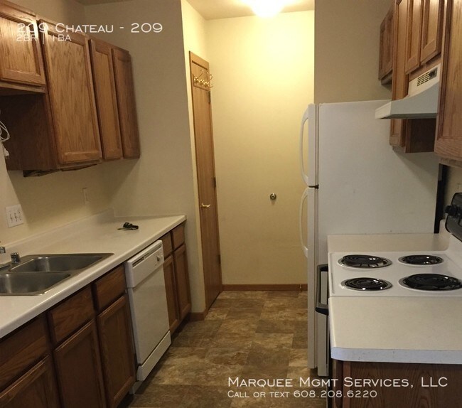 Foto del edificio - Cottage Grove! First Floor! 2 Car Garage!
