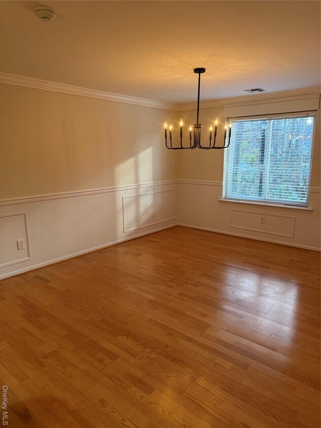 Foto del edificio - 586 Blue Ridge Dr