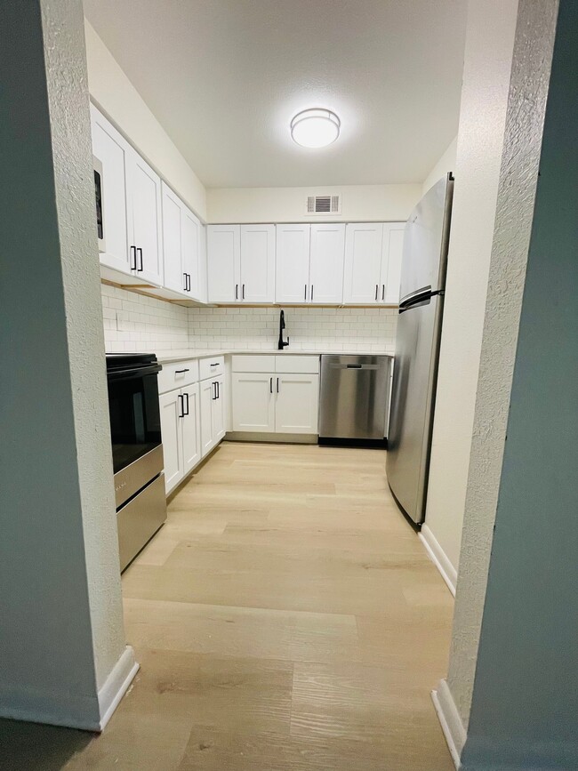 Photo - 13214 Bunn Cir Apartment