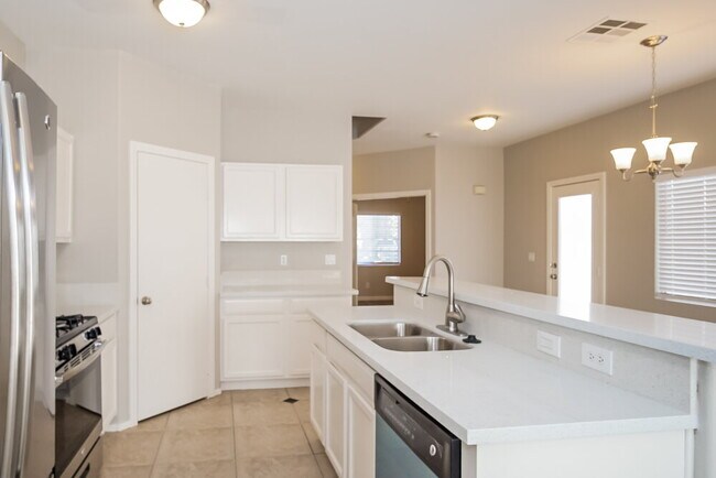 Foto del edificio - 5912 Crumbling Ridge St