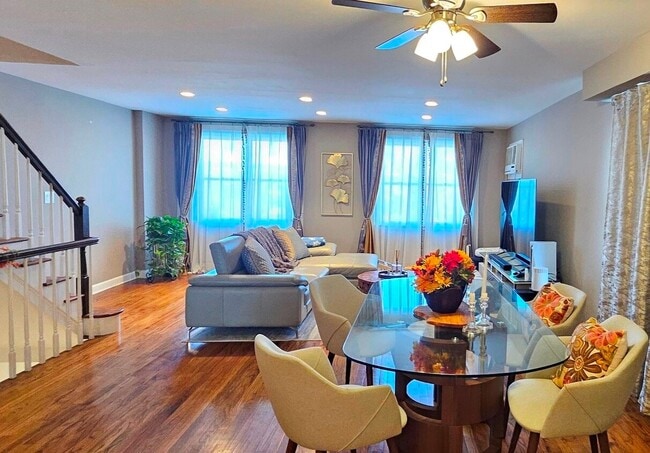 Building Photo - 18 Columbus Dr