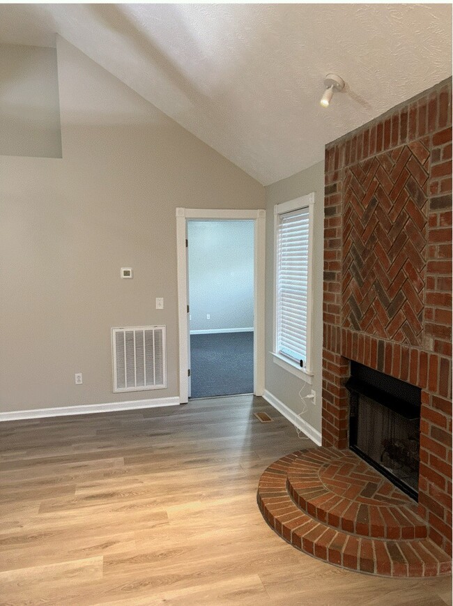 Building Photo - 6428 Paddington Way