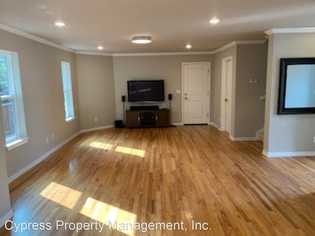 Foto del edificio - 4 br, 2.5 bath House - 118 English Drive