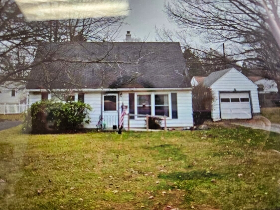 Building Photo - 2536 Victoria St