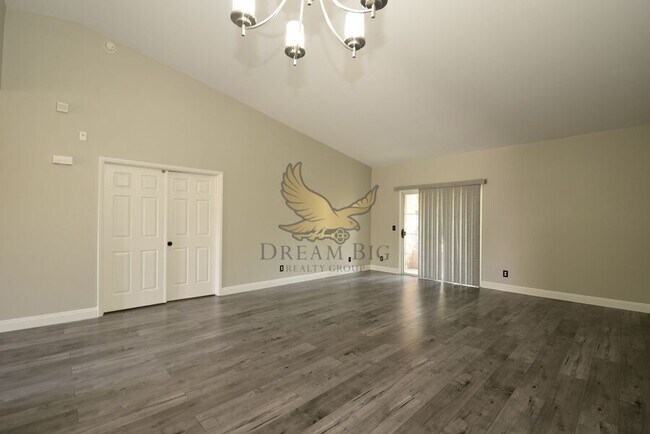 Foto del edificio - 10524 Autumn Pine Ave