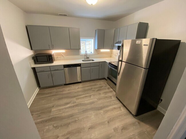 Foto del edificio - Lovely & Renovated Seton Hill 2bd + den/2b...