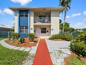 Building Photo - 9100 SW 95th Ave