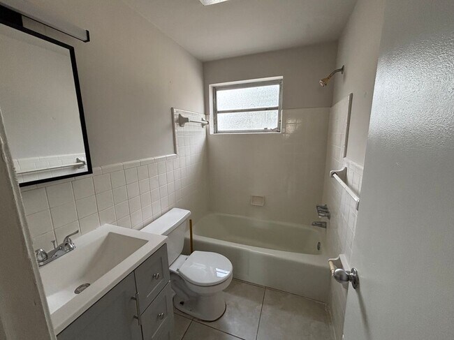 Foto del edificio - 725 SE 23rd St