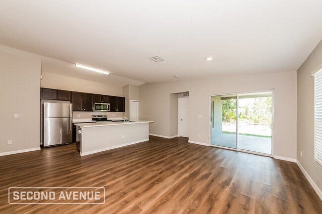 Foto del edificio - 8206 Latour Ave