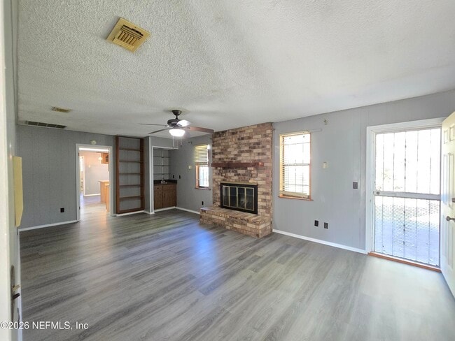 Foto del edificio - 5639 Sophist Cir N