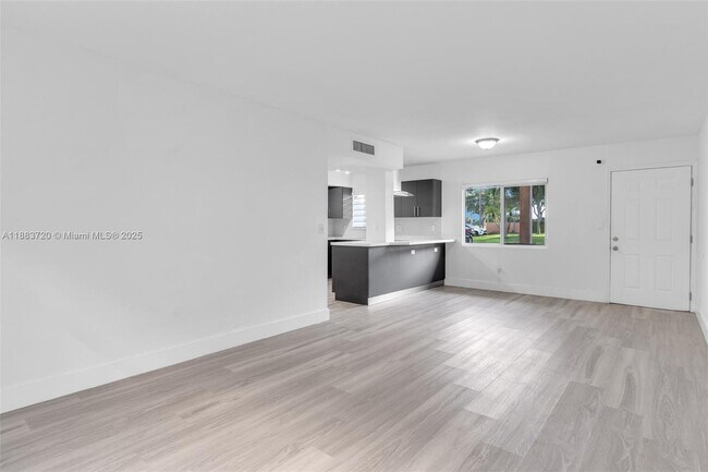 Foto del edificio - 6235 SW Kendale Lakes Cir