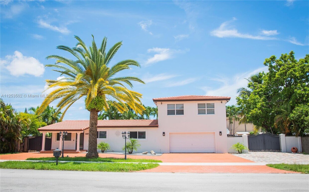 1317 SW 76th Ave, Miami, FL 33144 House Rental in Miami, FL