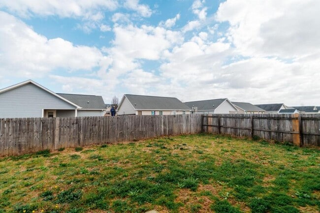 Building Photo - 132 Coronation Dr