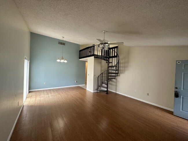 Foto del edificio - North Lakeland 1/2 Duplex For Rent