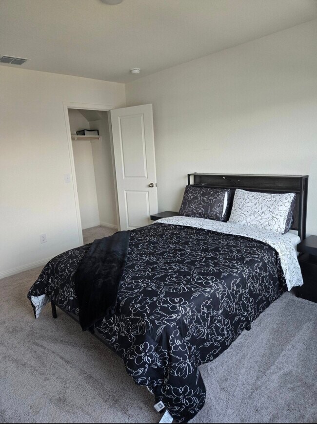 Foto del edificio - 998 Delta Cres