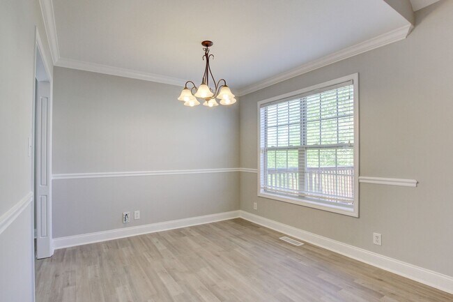 Foto del edificio - Bonus room is HUGE.  WOW