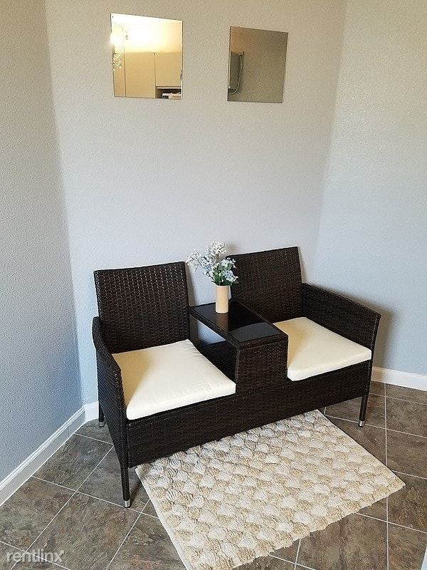 Building Photo - 1 br, 1 bath Apartment - 10810 Boyette Road