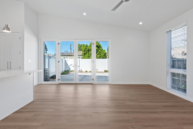 Foto del edificio - 15912 Vose St