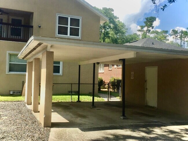 Foto del edificio - 3722 Saint Johns Ave