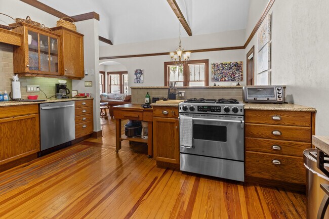 Foto del edificio - 204 NE 3rd Ave