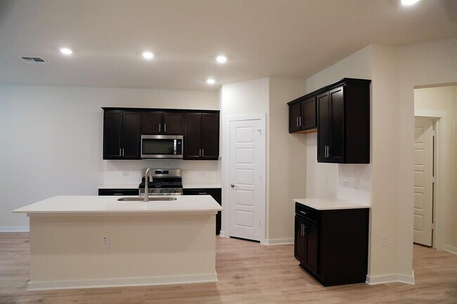 Building Photo - 14012 Lubeck Dr