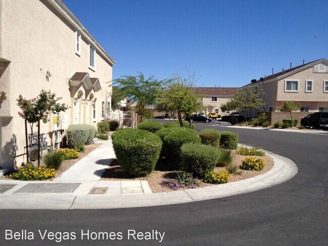 Building Photo - 2 br, 2.5 bath House - 5433 Jackpot Winner...