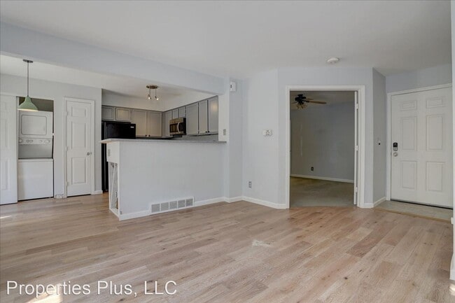 Building Photo - 2 br, 2 bath House - 4837 White Rock Cir, ...