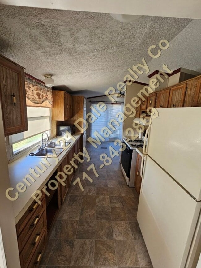 Building Photo - 2 Bedroom in Red Lion School District
