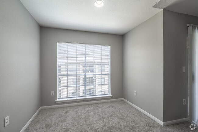 1BR, 1BA - 743SF - The Boulevard