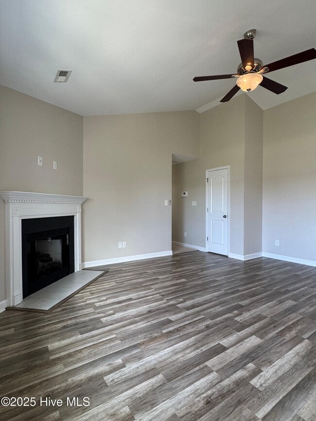 Building Photo - 410 Bristol Ln
