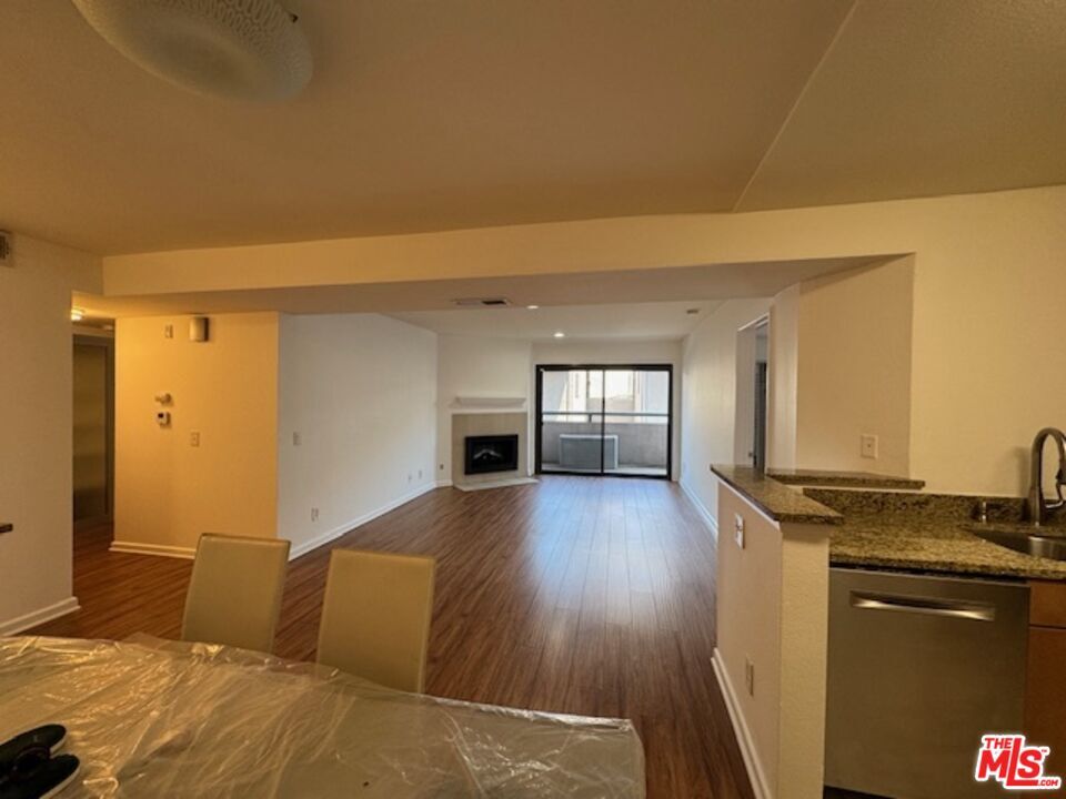 Foto principal - 8300 Manitoba St