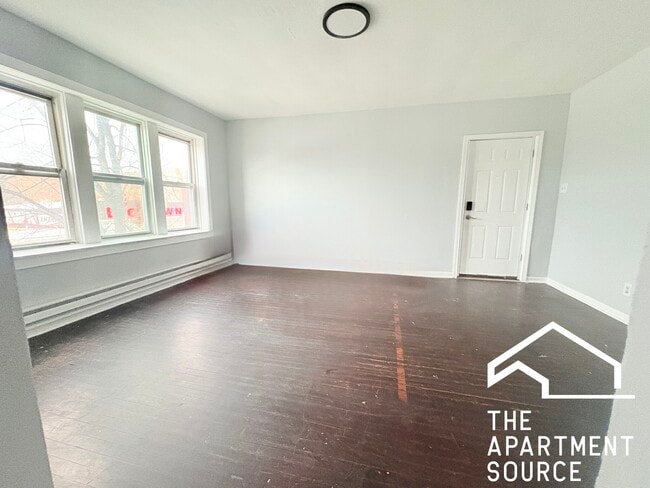 Building Photo - 6226 S Western Ave