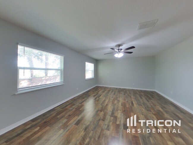 Foto del edificio - 15811 Surfbird Ct
