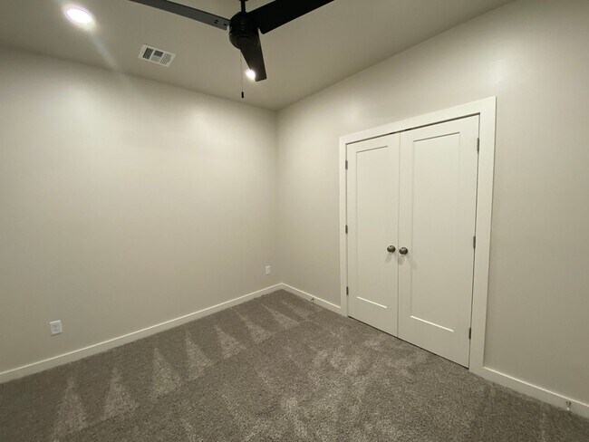 Foto del edificio - 4 Bed 2 Bath Home in Edmond