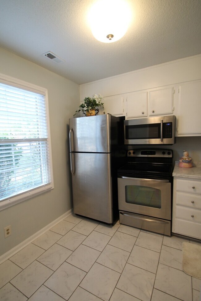 Foto del edificio - Exclusively offered by MUSE REALTY, LLC