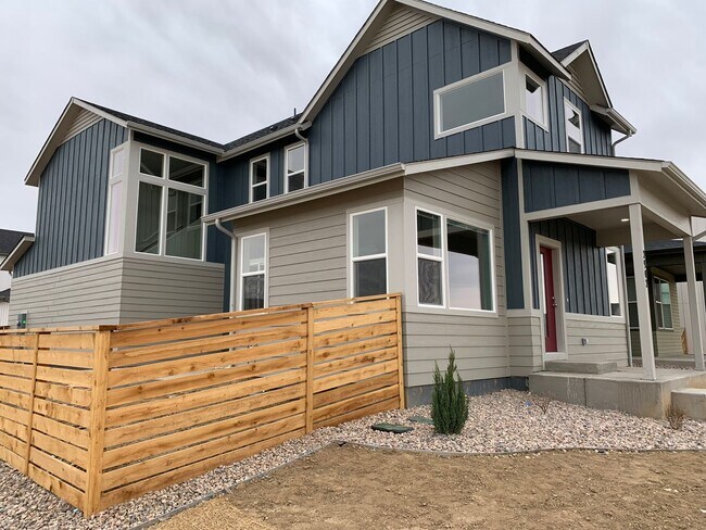 Building Photo - Single Family Home 3 Bed 2.5 Baths - Mosai...