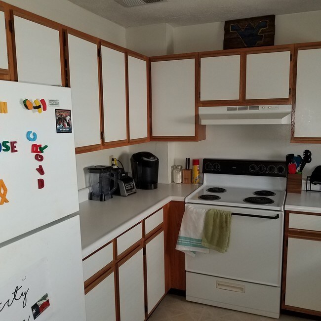 Cocina - 625 McLane Ave